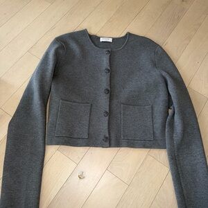 Aritzia Cropped Knit Sweater in Gray Size Small